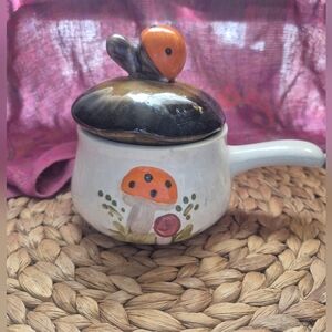 Merry Mushroom Design Ceramic Pot